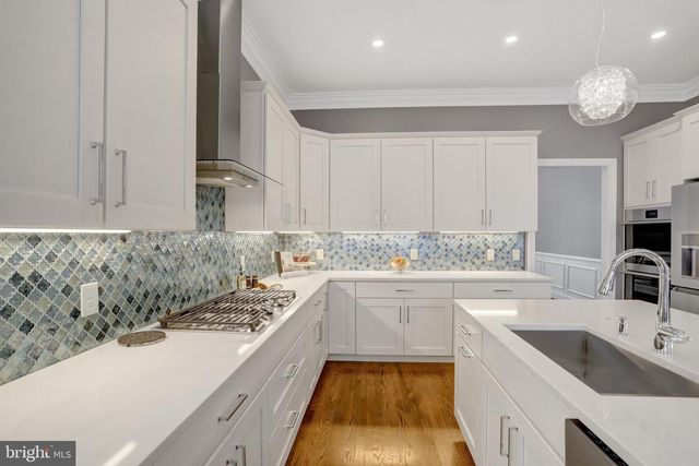 2939 N SYCAMORE ST, Arlington, VA 22207