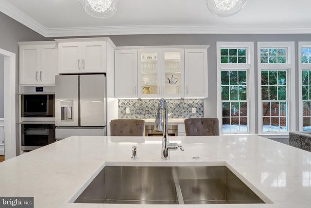 2939 N SYCAMORE ST, Arlington, VA 22207