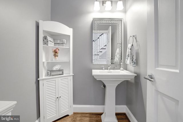 2939 N SYCAMORE ST, Arlington, VA 22207