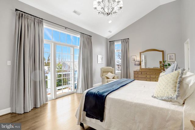 2939 N SYCAMORE ST, Arlington, VA 22207