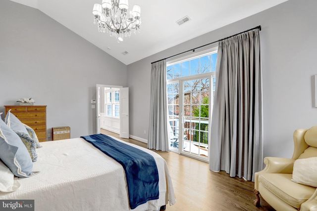 2939 N SYCAMORE ST, Arlington, VA 22207