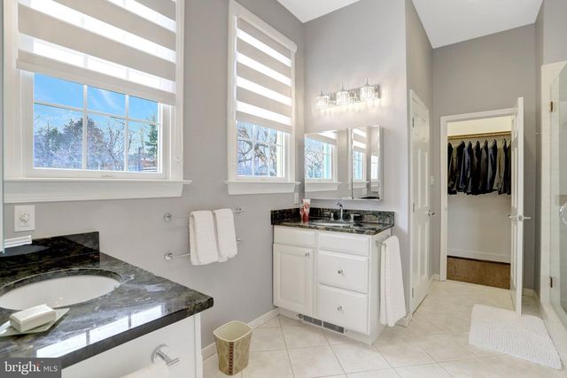 2939 N SYCAMORE ST, Arlington, VA 22207