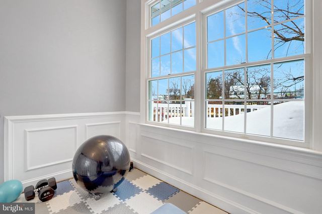 2939 N SYCAMORE ST, Arlington, VA 22207