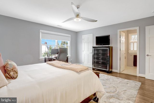 2939 N SYCAMORE ST, Arlington, VA 22207