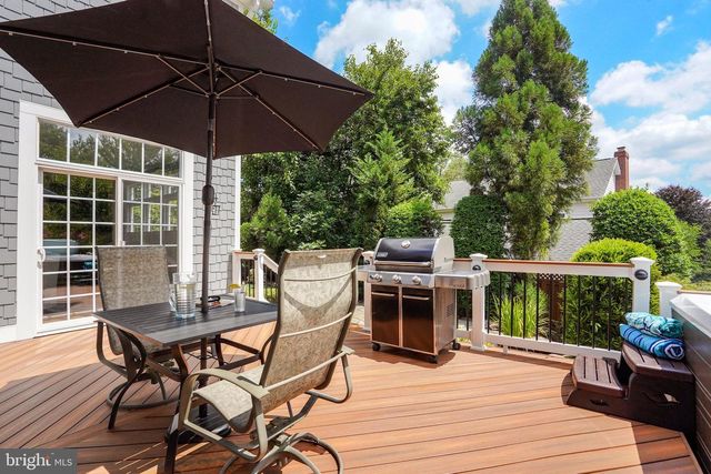 2939 N SYCAMORE ST, Arlington, VA 22207