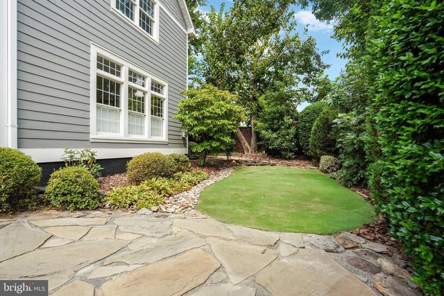 2939 N SYCAMORE ST, Arlington, VA 22207