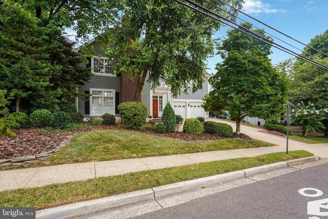 2939 N SYCAMORE ST, Arlington, VA 22207