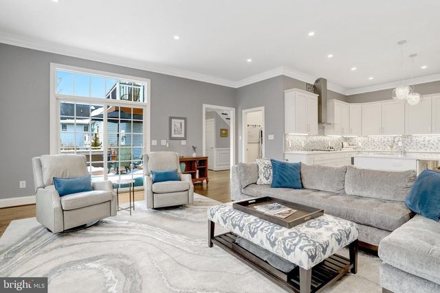 2939 N SYCAMORE ST, Arlington, VA 22207