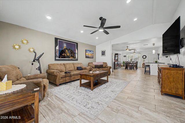 1048 W HEATHER Drive, Mesa, AZ 85201