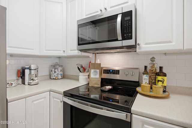 610 W Brown Street Apt E, Southport, NC 28461