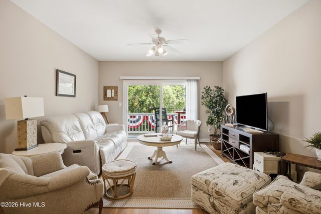 610 W Brown Street Apt E, Southport, NC 28461