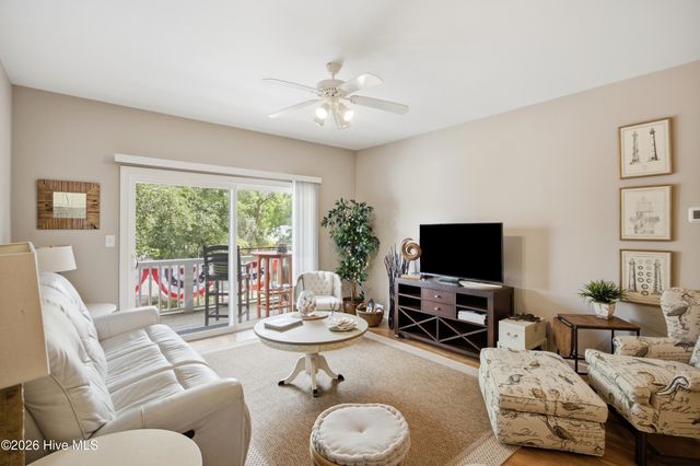 610 W Brown Street Apt E, Southport, NC 28461