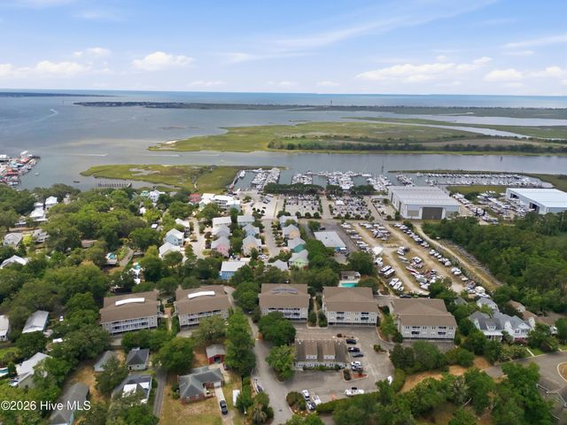 610 W Brown Street Apt E, Southport, NC 28461