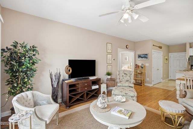610 W Brown Street Apt E, Southport, NC 28461