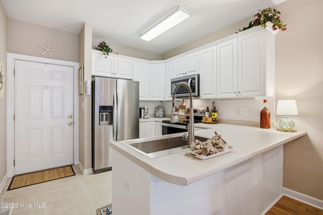 610 W Brown Street Apt E, Southport, NC 28461