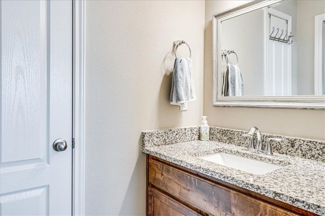7617 Diamond Dr, Corpus Christi, TX 78414