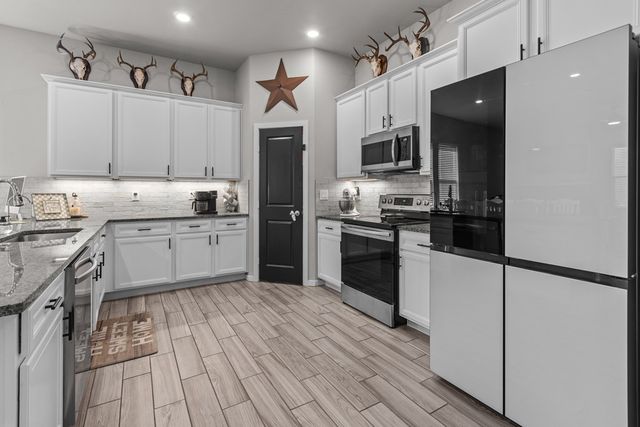 9214 Red Cliff Ave, Odessa, TX 79765