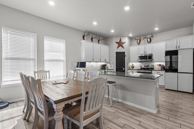 9214 Red Cliff Ave, Odessa, TX 79765