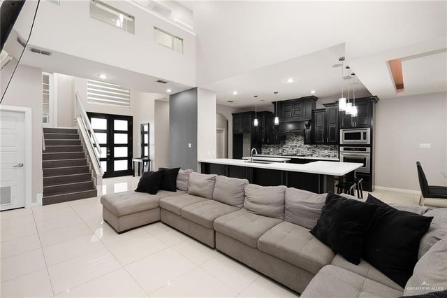 1014 Hill Country Road, Edinburg, TX 78539