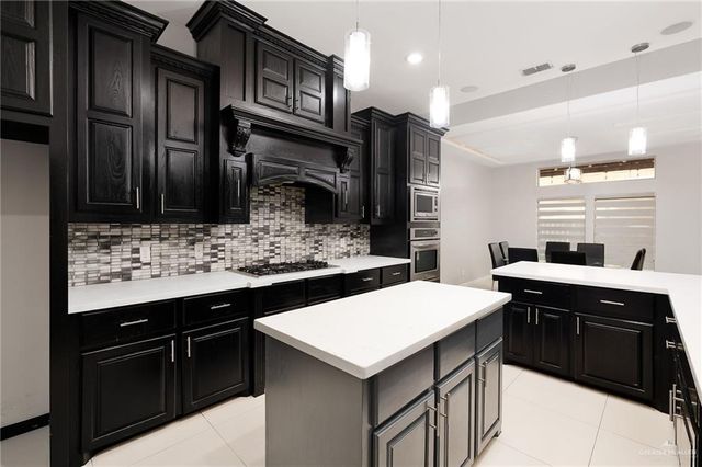 1014 Hill Country Road, Edinburg, TX 78539