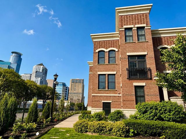 511 S 10th Street, Minneapolis, MN 55404