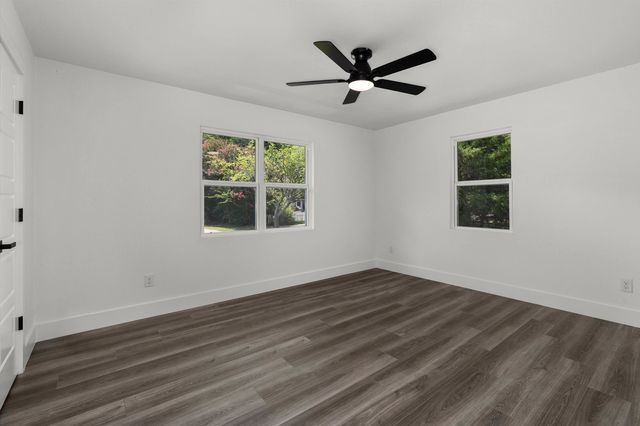 105 S Church Ave., Mount Pleasant, TX 75455