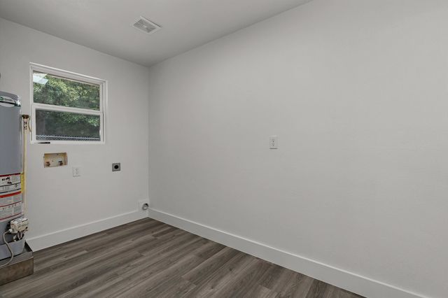 105 S Church Ave., Mount Pleasant, TX 75455