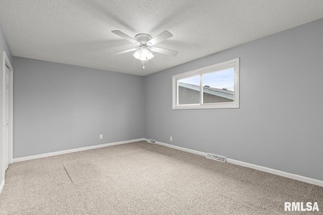 2020 W GLEN Avenue, Peoria, IL 61614