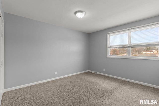 2020 W GLEN Avenue, Peoria, IL 61614