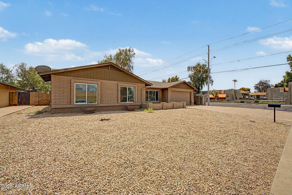 1831 W EVANS Drive, Phoenix, AZ 85023 — photo 2