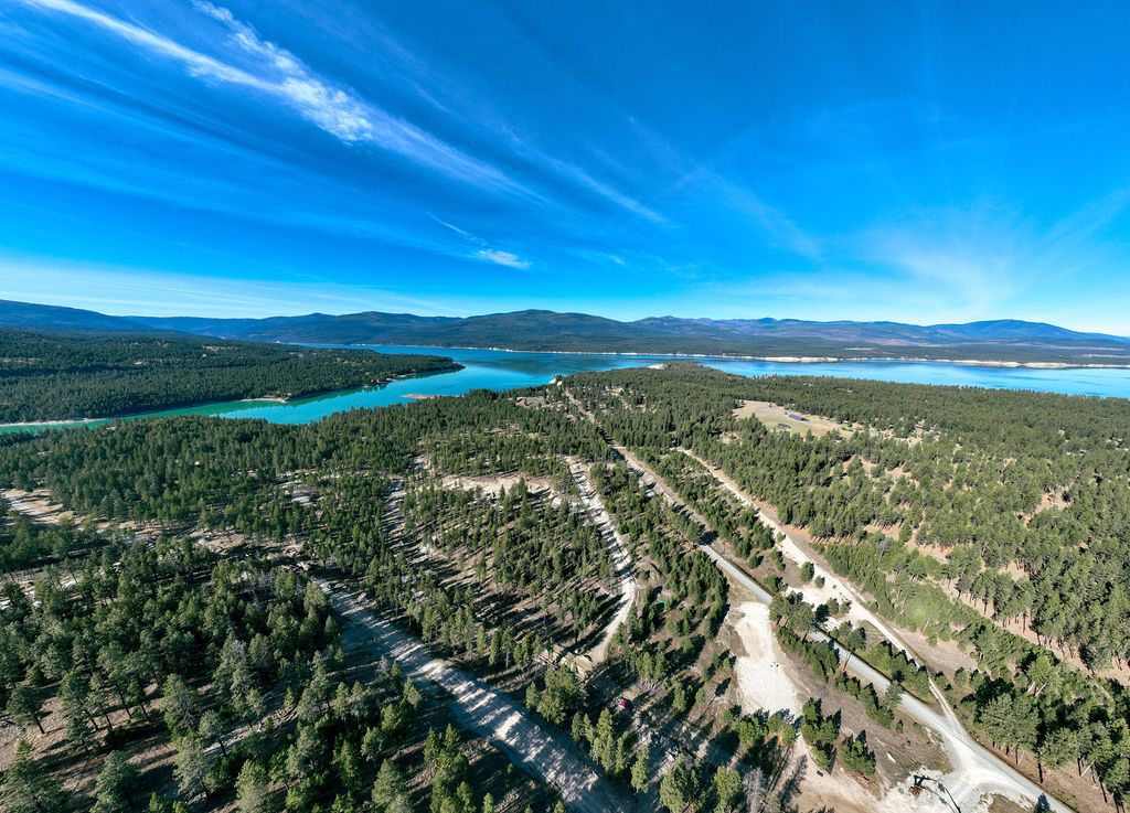 Image 7 of property listing at Lot 18 Lake Heights, Eureka, MT 59917