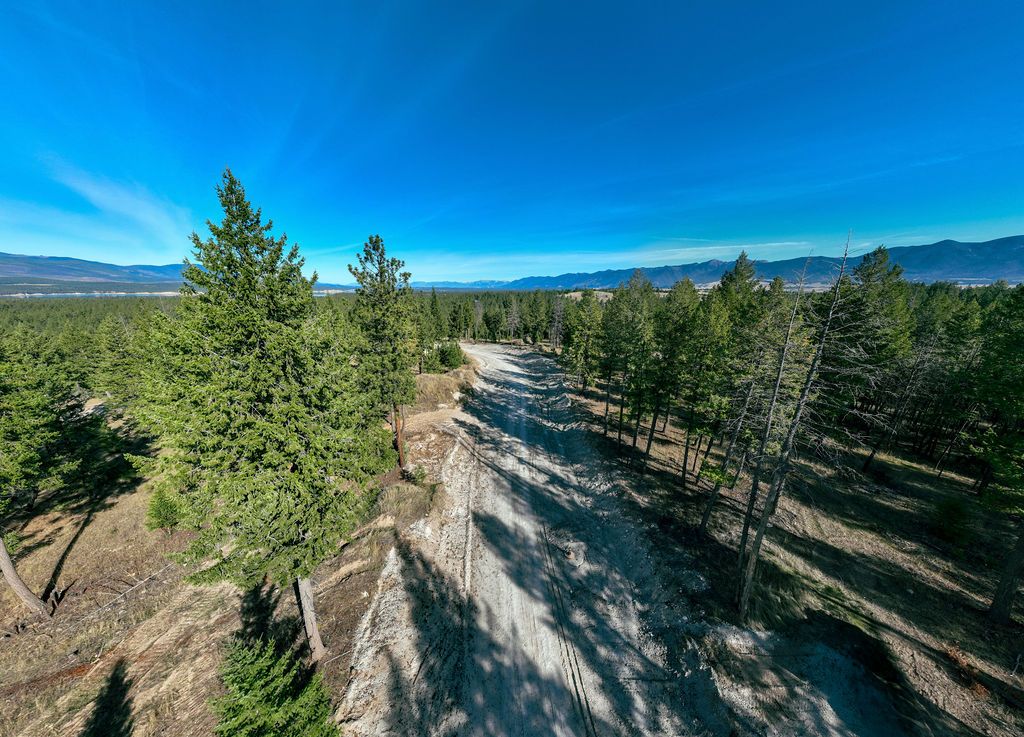 Image 9 of property listing at Lot 18 Lake Heights, Eureka, MT 59917