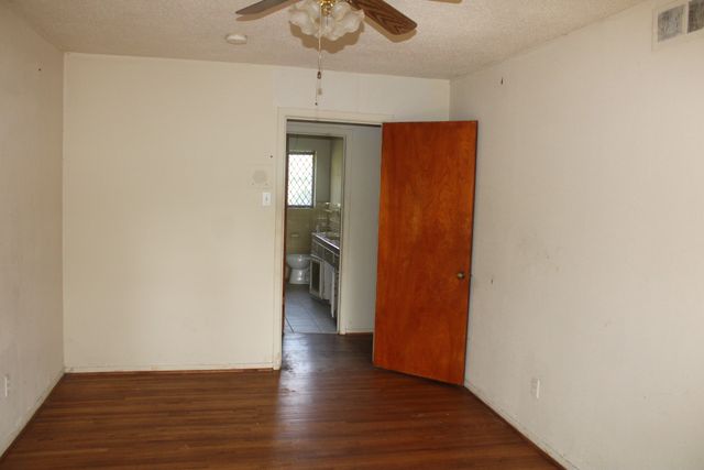 706 W Five Mile Parkway, Dallas, TX 75224