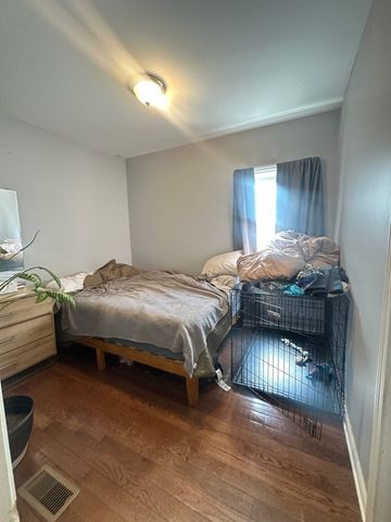 1014 W 19th Street 1R, Chicago, IL 60608