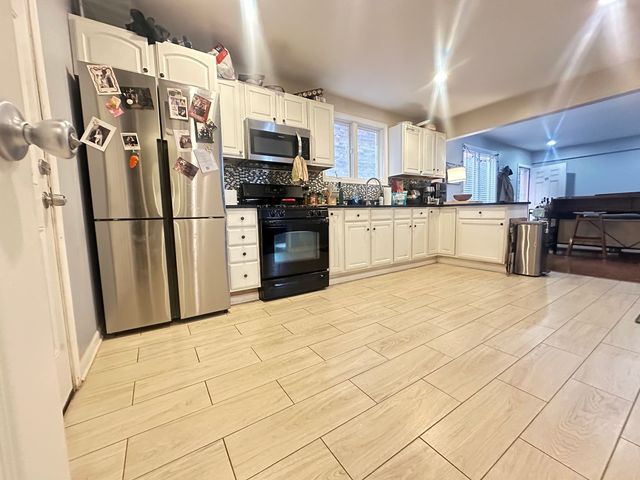 1014 W 19th Street 1R, Chicago, IL 60608