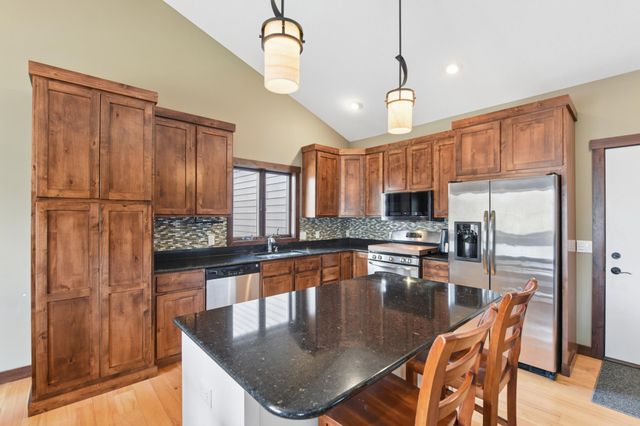 1771 Kimberly Circle, River Falls, WI 54022