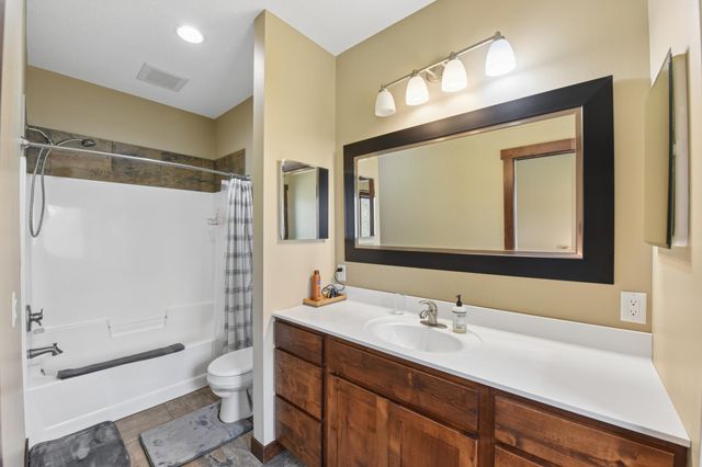 1771 Kimberly Circle, River Falls, WI 54022