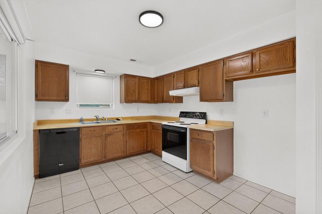 611 Chuckwagon Road SE, Rio Rancho, NM 87124