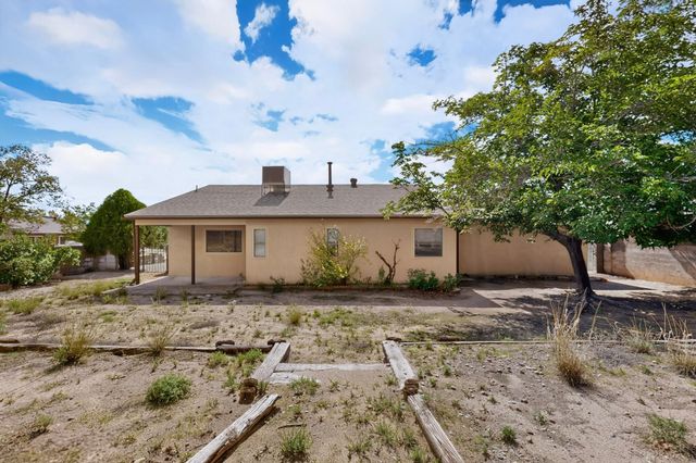 611 Chuckwagon Road SE, Rio Rancho, NM 87124