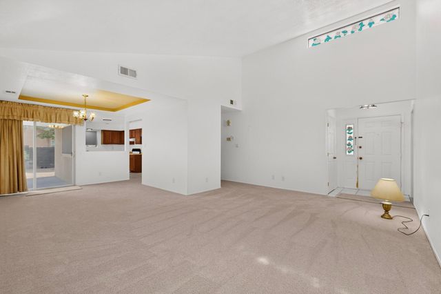 611 Chuckwagon Road SE, Rio Rancho, NM 87124