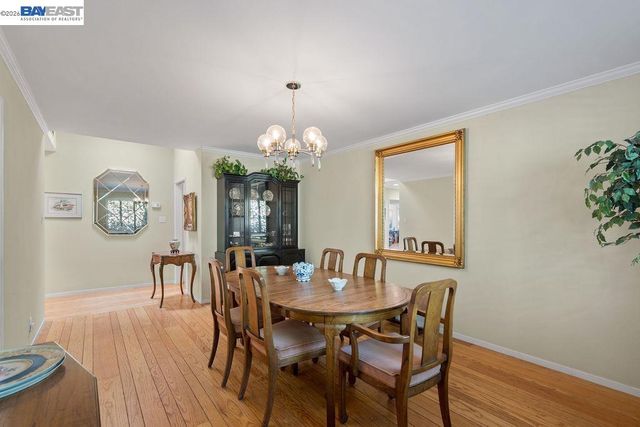 1112 San Antonio Ave, Alameda, CA 94501