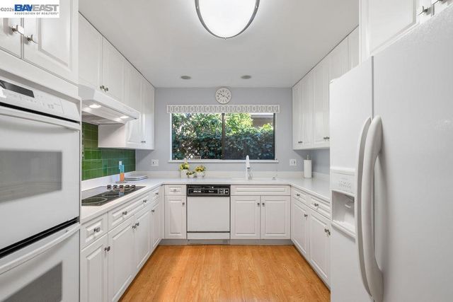 1112 San Antonio Ave, Alameda, CA 94501