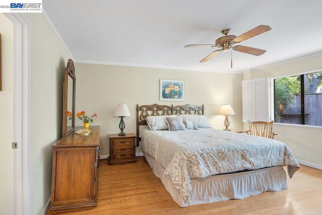 1112 San Antonio Ave, Alameda, CA 94501