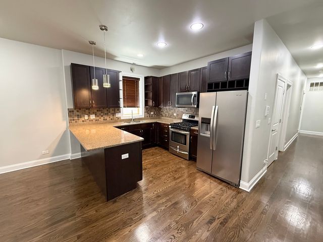 3862 S Lake Park Avenue 1s, Chicago, IL 60653