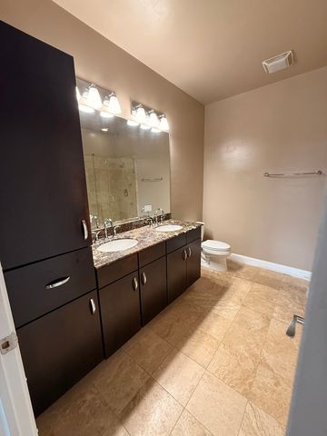 3862 S Lake Park Avenue 1s, Chicago, IL 60653