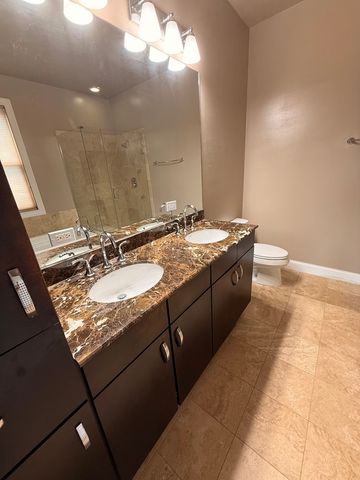 3862 S Lake Park Avenue 1s, Chicago, IL 60653