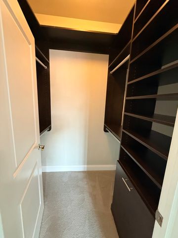 3862 S Lake Park Avenue 1s, Chicago, IL 60653