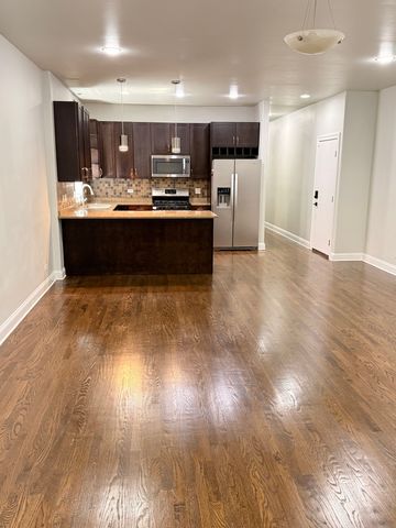 3862 S Lake Park Avenue 1s, Chicago, IL 60653