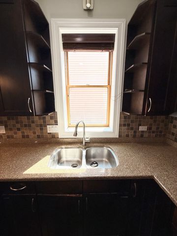 3862 S Lake Park Avenue 1s, Chicago, IL 60653