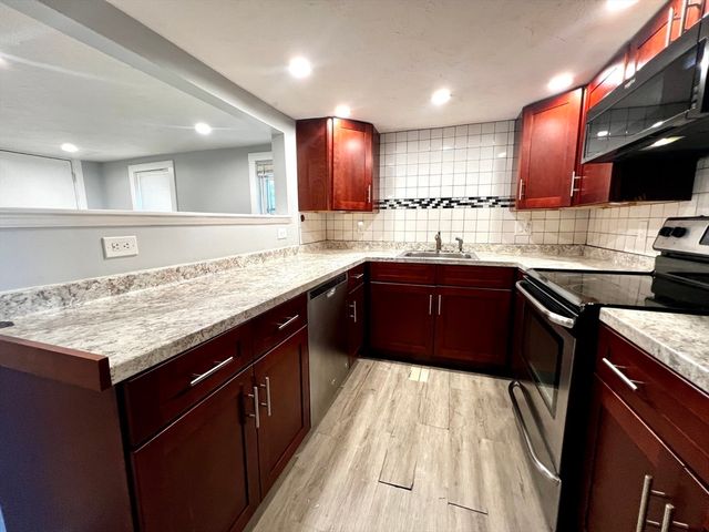 572 Main Street B, Watertown, MA 02472